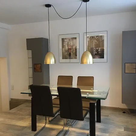 דירה Boardinghouse